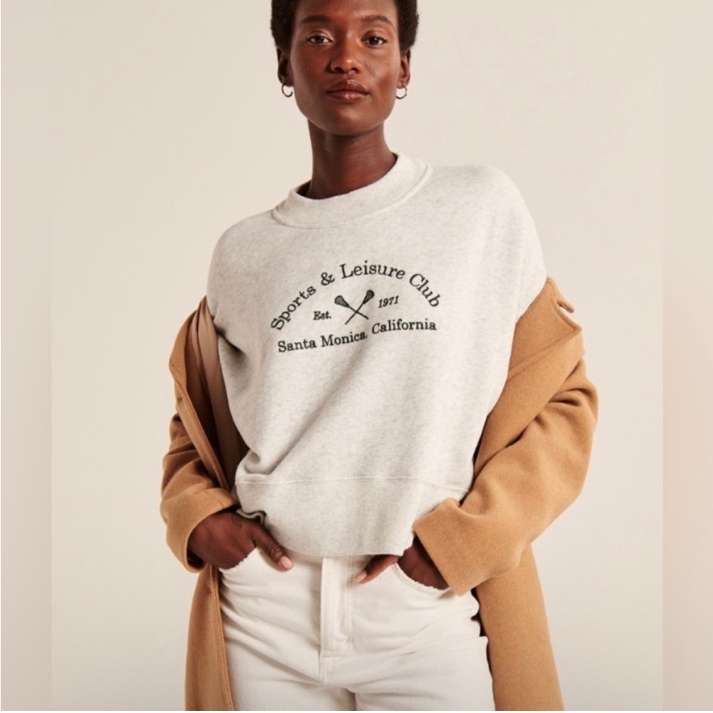 Abercrombie & Fitch Women Gray Hoddie Sports & Leisure Club